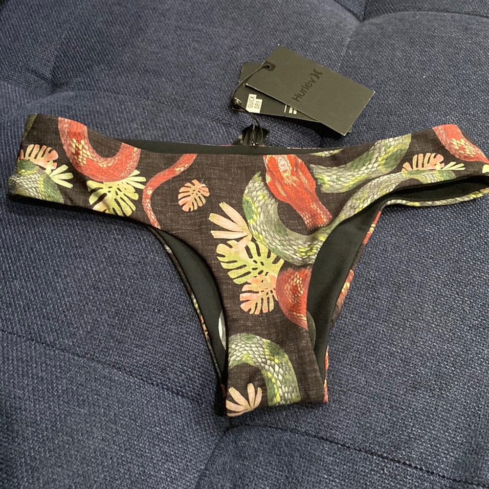 NWT Hurley quick Dry reversible bikini bottoms size xs